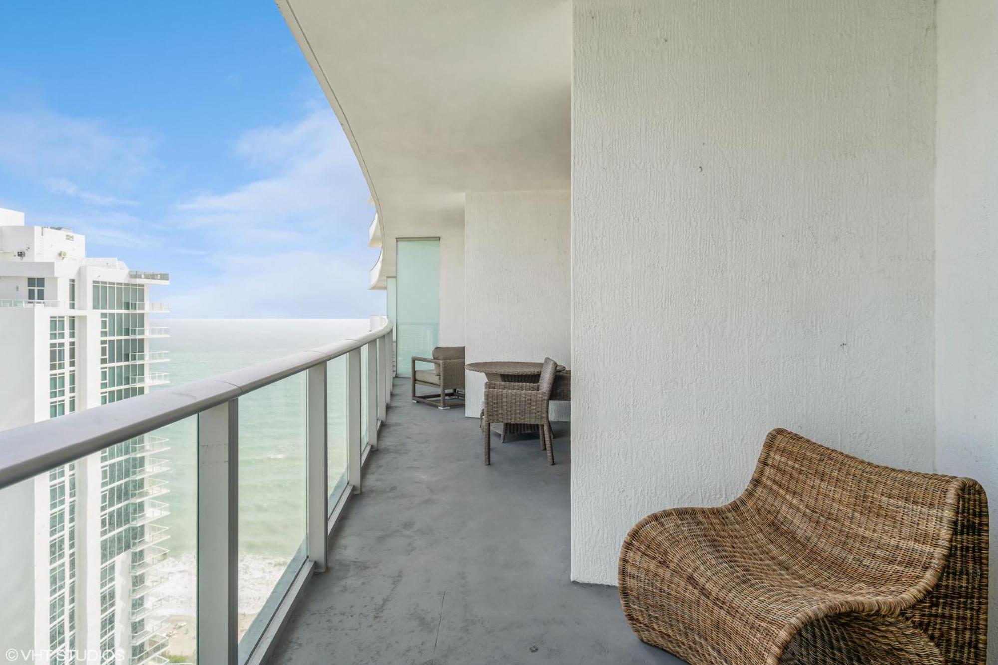 Lyfe Residence Building - Private Apts Over The Beach Hollywood Exterior photo