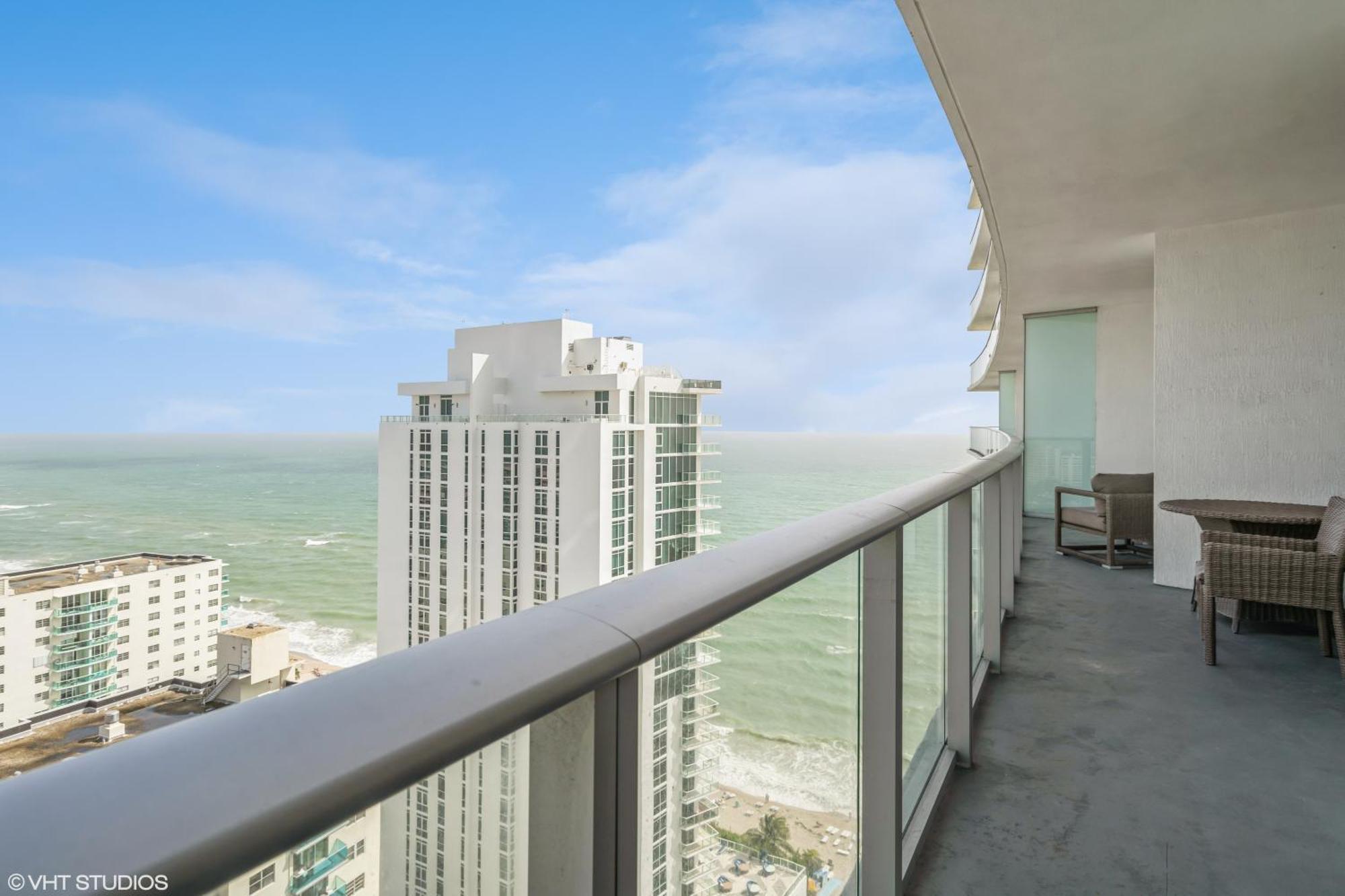 Lyfe Residence Building - Private Apts Over The Beach Hollywood Exterior photo